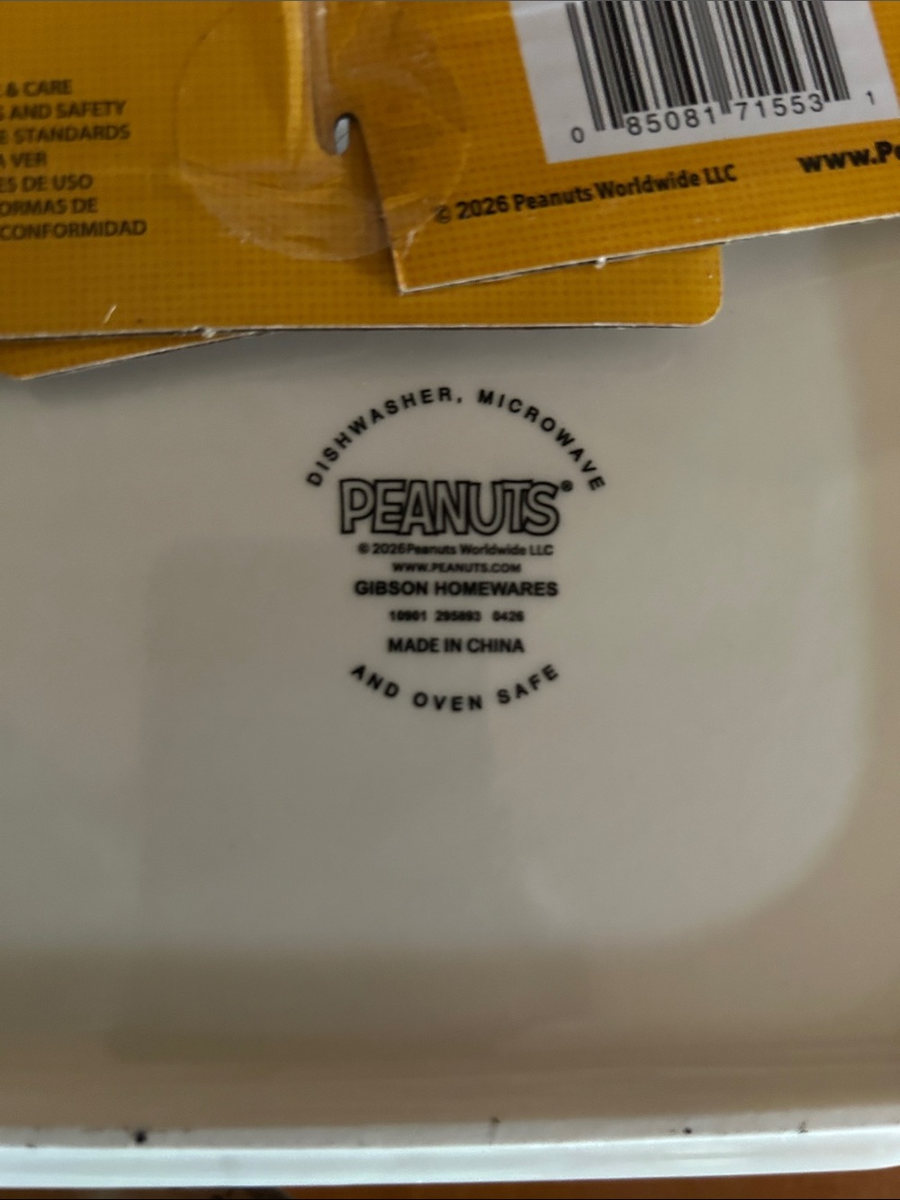 Peanuts Snack Container - Picture 8 of 8